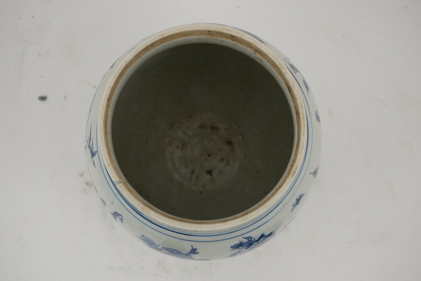 A large Chinese Transitional blue and white jar and cover, mid 17th century